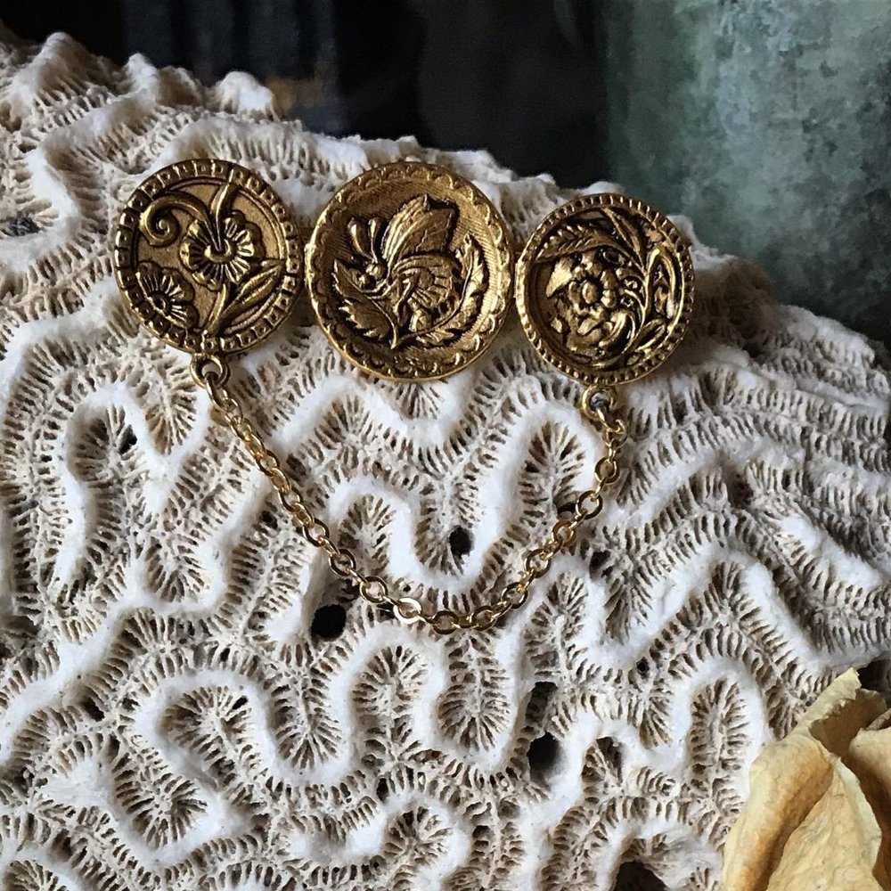 Vintage Gold Toned Bar Brooch